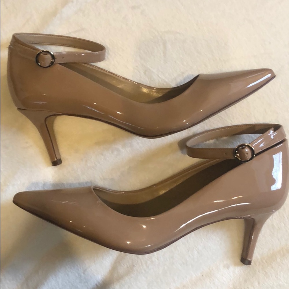 Enzo Angiolini Sz 8 Patent Leather Nude Heel Pump